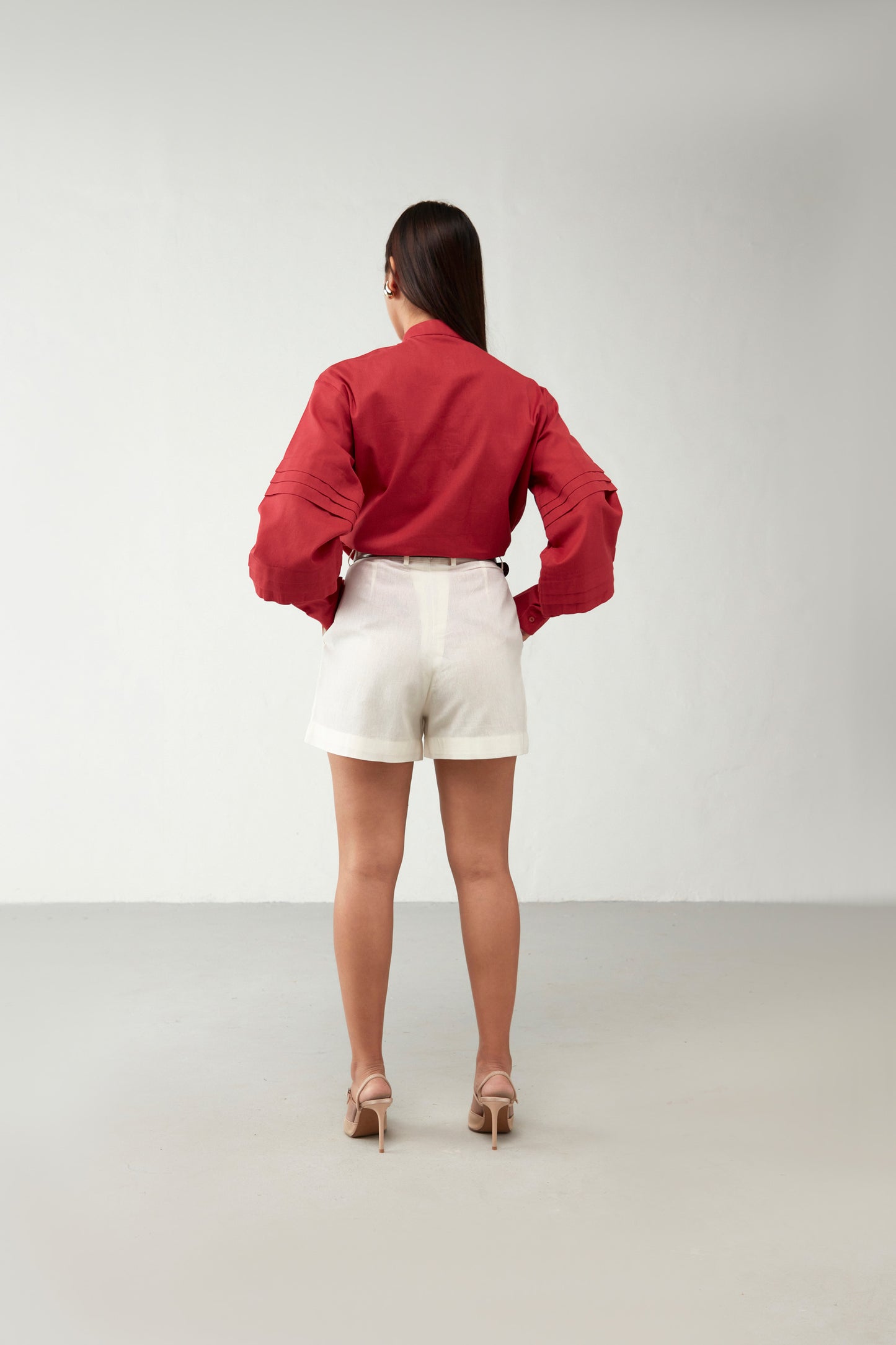 Off White Pocket style Cotton Shorts