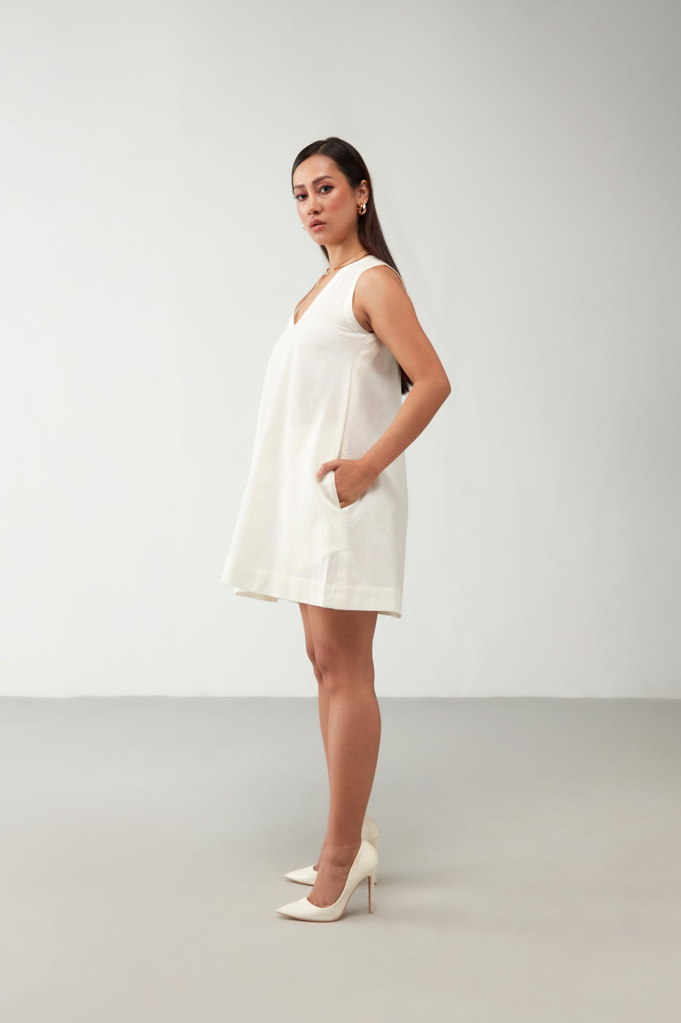 Offwhite Crise Anti Fit V Nackline Dress